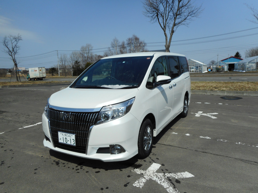 児童デイサービス えとせとら北広島(児童指導員/指導員の求人)の写真9枚目:自社の送迎車があります(4台)。ワゴン車やセダンタイプもあります。