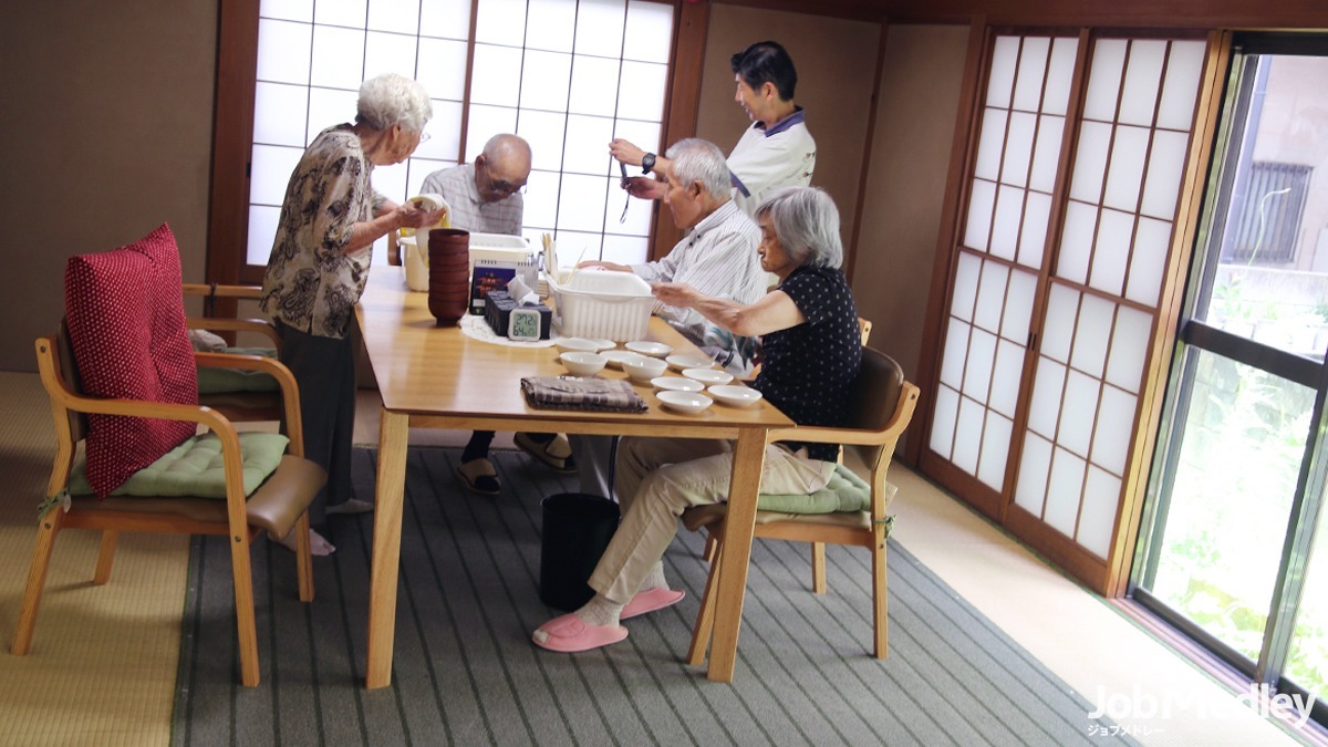 カイホームデイサービスなな柴又屋（介護職/ヘルパーの求人）の写真8枚目：利用者様に飽きのこないサービスを提供できるよう努めています