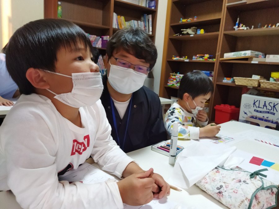 民間学童Kids Lab.長浜神照町校【2026年04月01日オープン予定】（放課後児童支援員/学童指導員の求人）の写真2枚目：学校が終わったらまず宿題や学習の支援からスタートです！