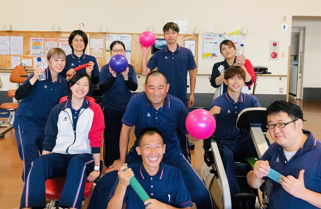 デイサービス暖団　西大路（歯科衛生士の求人）の写真4枚目：ご利用者様の悩み解決、目標の達成に向け、本気で向き合う職員の一員になりませんか？