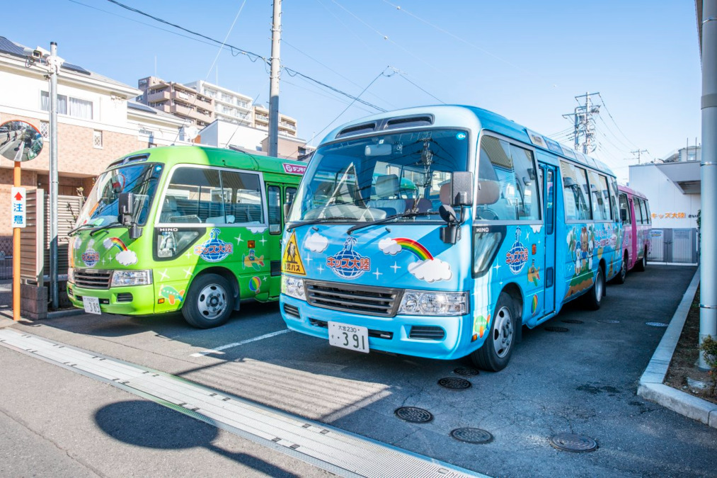 キッズ大陸さいたま与野園（保育士の求人）の写真17枚目：送迎バス
