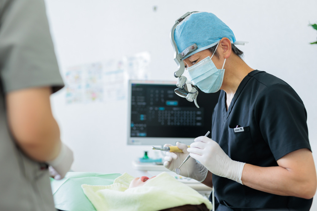医療法人　心優会　福井歯科医院（歯科衛生士の求人）の写真6枚目：技術と情熱で質の高い医療を提供します。
チームを牽引する、頼れる院長です。