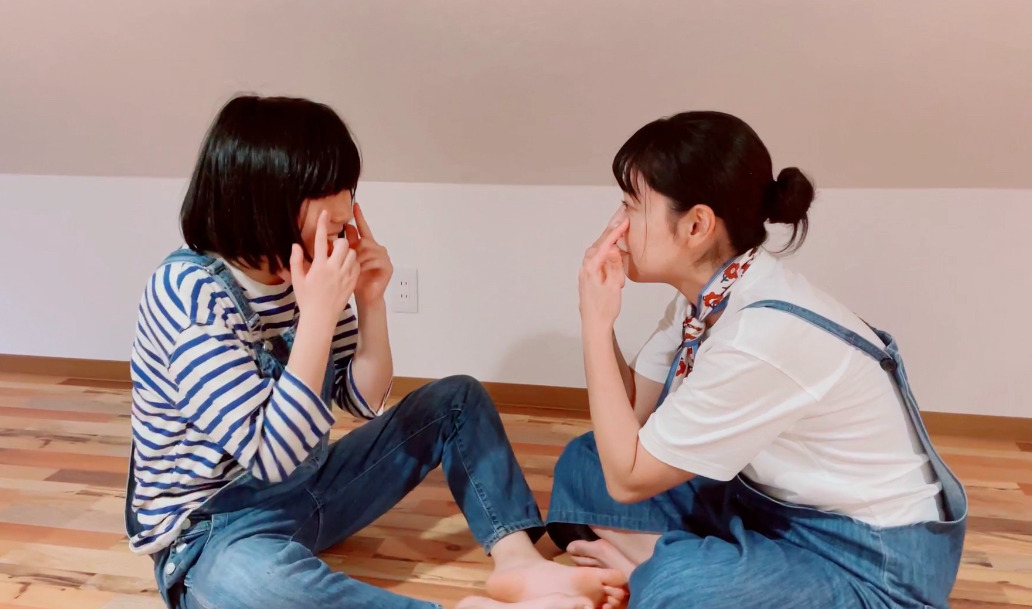 生きる力の教室の写真3枚目：歯みがきなどの生活動作ができるよう、目合わせの練習をしています。