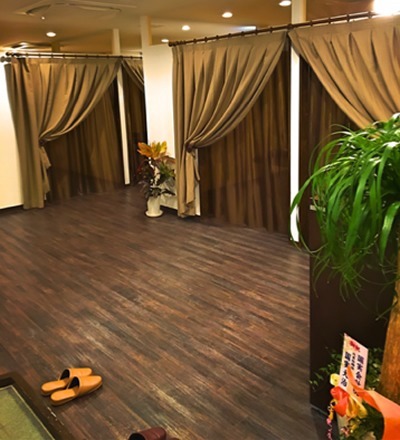 大江戸温泉物語 別府清風の写真2枚目：店内は広々としています