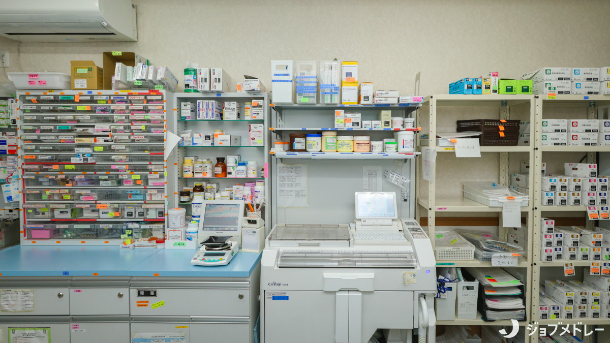 有限会社すずらん薬局　東山田店（薬剤師の求人）の写真9枚目：内科を中心に幅広い薬剤を取り揃えています
