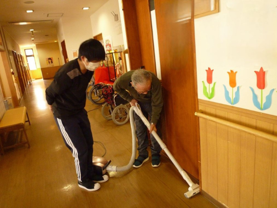 多機能ホーム あった家（介護職/ヘルパーの求人）の写真3枚目：自宅のような雰囲気で、出来る家事は分担して行います