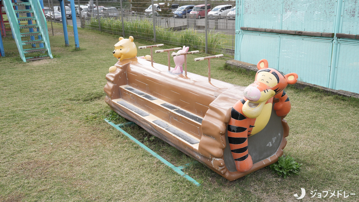 認定こども園　手賀の丘幼稚園・保育園（保育士の求人）の写真9枚目：腕の筋力を鍛えたり、バランス感覚を養ったりする遊具を採用しています