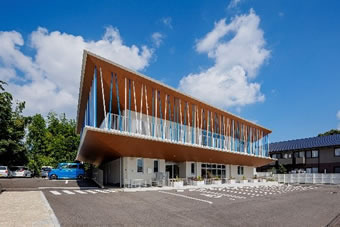 幼保連携型認定こども園　青い鳥こども園の写真1枚目：