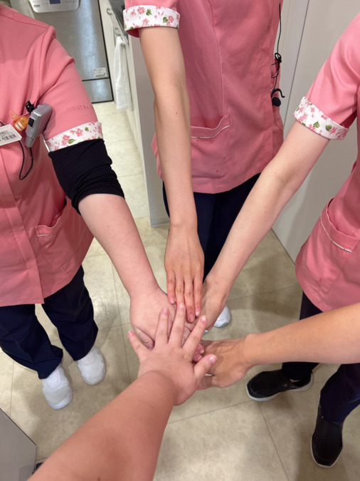 医療法人裕翔会　もりさき歯科クリニック（歯科助手の求人）の写真5枚目：チームとして仕事をしています。