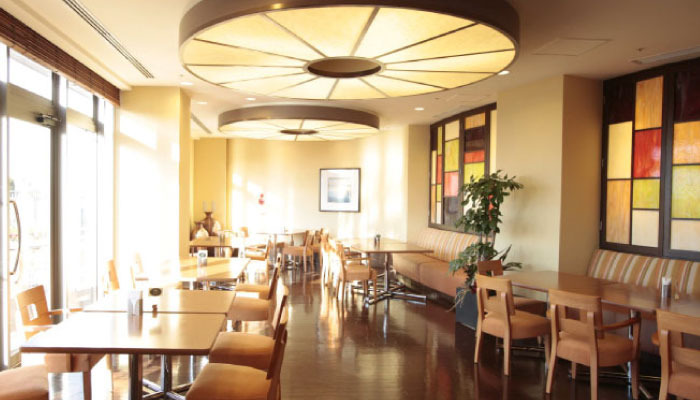 東京湾岸リハビリテーション病院(薬剤師の求人)の写真8枚目:東京湾岸リハビリテーション病院のカフェテリア