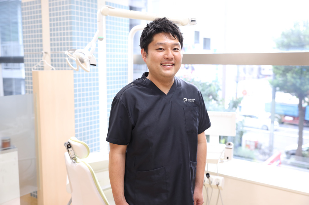 医療法人社団AMC Dentalone 西新宿6（歯科衛生士の求人）の写真3枚目：諸留院長です！！