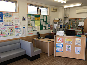 銀明堂薬局六十谷支店（薬剤師の求人）の写真2枚目：銀明堂薬局六十谷支店の内観