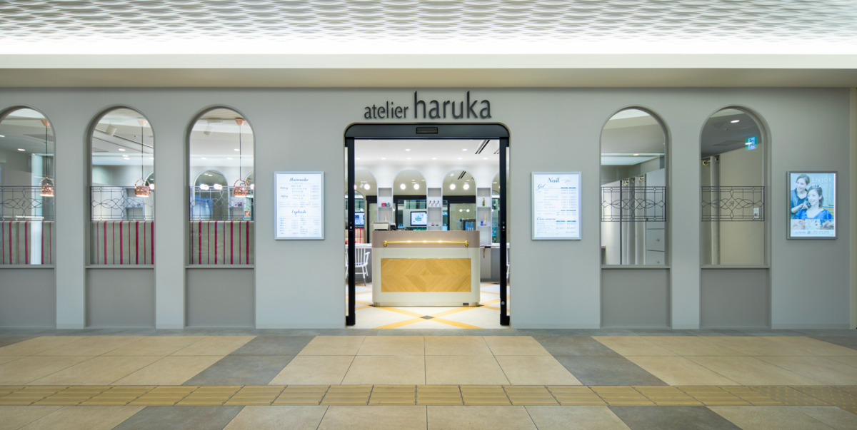 アトリエはるか 博多アミュプラザ店(ネイリストの求人)の写真:イメージ 写真は博多アミュプラザ店