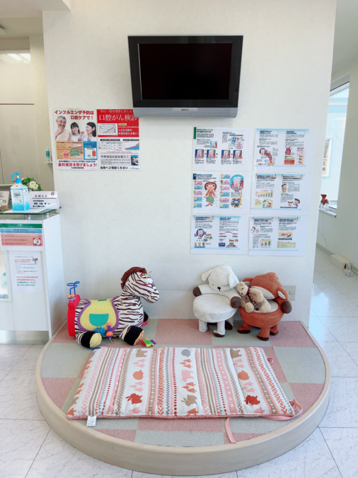 新発寒こじま歯科クリニック（歯科助手の求人）の写真3枚目：キッズスペース★幅広い年代の患者さまに対応