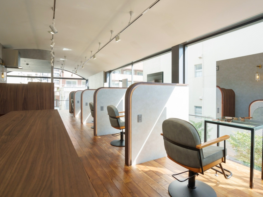 髪質改善専門店 here 三宮（美容師の求人）の写真2枚目：