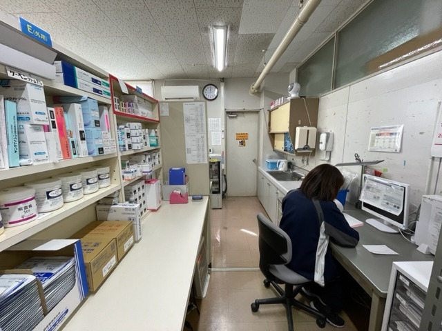 有明成仁病院（薬剤師の求人）の写真4枚目：助手も在籍しています。