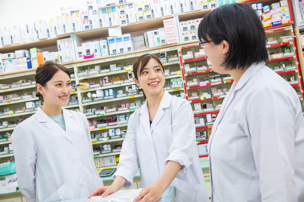 天神橋ゆーあい薬局（薬剤師の求人）の写真2枚目：天神橋ゆーあい薬局のスタッフ