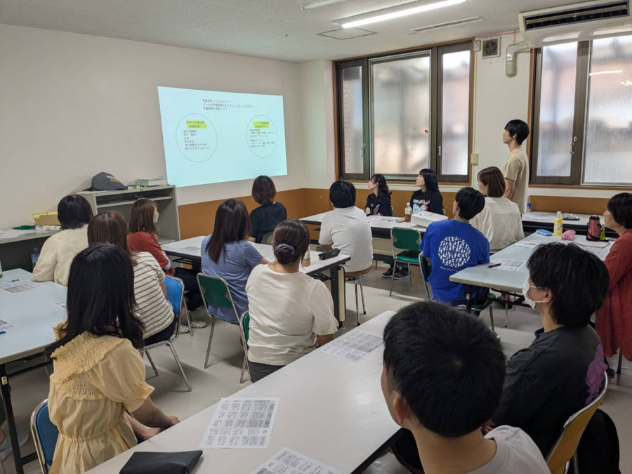 放課後等デイサービスtwin　東部校の写真12枚目：月に1度、施設の垣根を越えて、全体で目指すべき理念・保育について研修！！