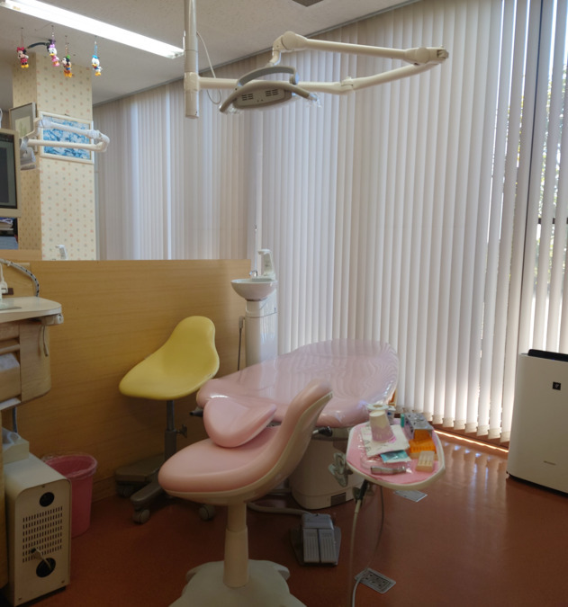 松村歯科医院（歯科衛生士の求人）の写真7枚目：小児患者専用のユニットを用意しています！
