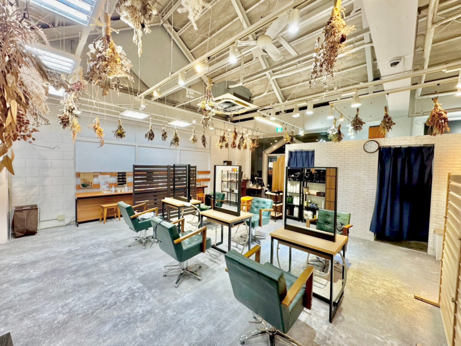 オーガニックカラー専門店The Color  土気あすみが丘店（美容師の求人）の写真2枚目：