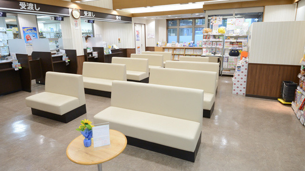 コクミン薬局大阪鉄道病院前店（薬剤師の求人）の写真2枚目：コクミン薬局大阪鉄道病院前店の内観
