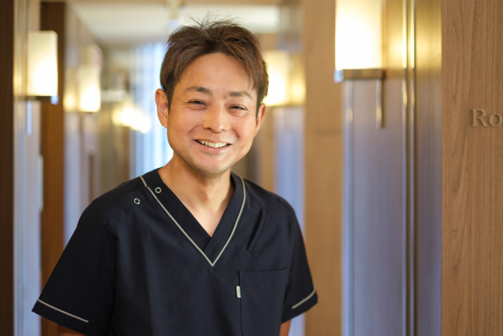 足立歯科クリニック（歯科医師の求人）の写真8枚目：厳しくも優しい院長です