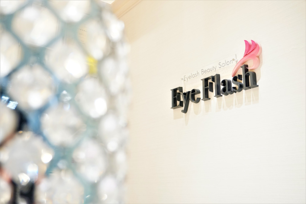 EyeFlash阪急西宮ガーデンズ店の写真5枚目：
