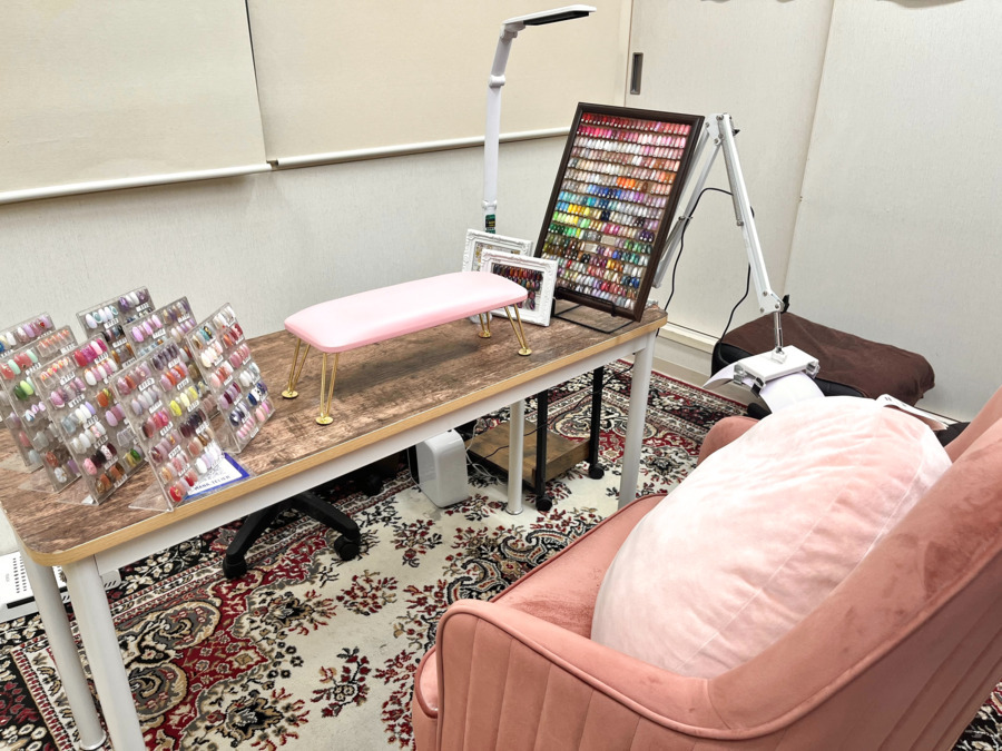 BeautissimoSQUARE（ネイリストの求人）の写真2枚目：テーブルやイス、サンプルもご自身でご準備していただきます！！
