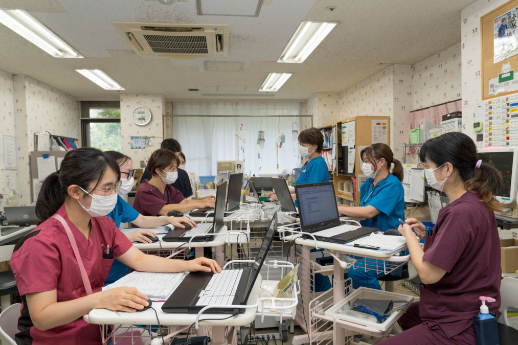 たま日吉台病院（看護師/准看護師の求人）の写真7枚目：和気あいあいとしたアットホームな職場です◎