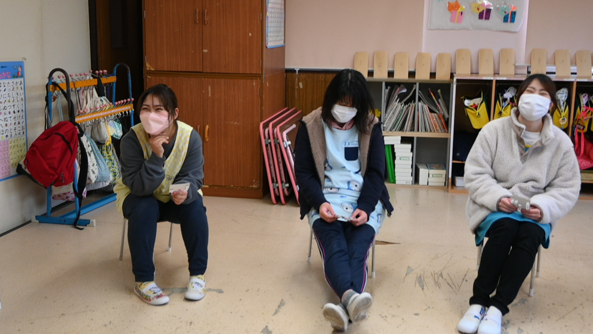 立華学苑の写真6枚目：１２月追加　ビンゴ大会の様子
何が当たるのかドキドキです。