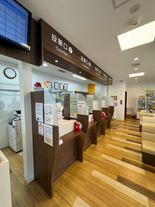 くるみ薬局藤井寺店（調剤事務の求人）の写真2枚目：くるみ薬局 藤井寺店 投薬口