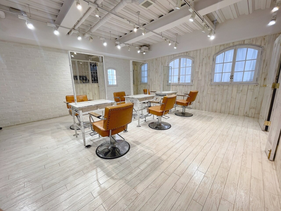 Lila by AFLOATの写真