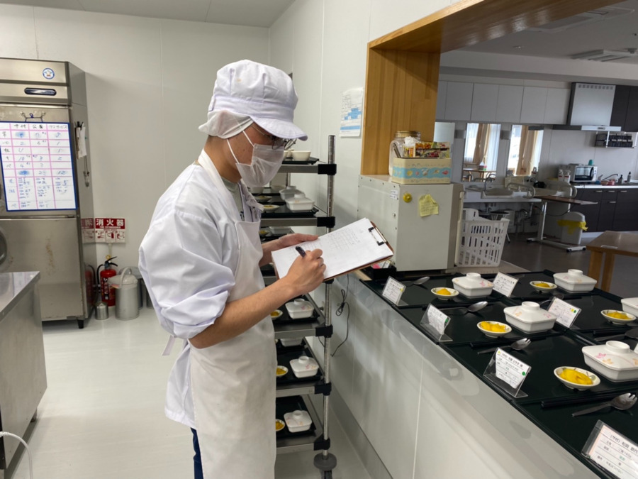 株式会社ロワール 特別養護老人ホームいろりの友内の厨房の写真4枚目：