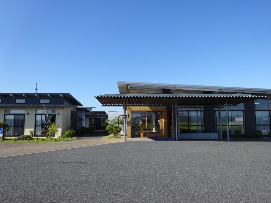 ひばり園ヘルパーステーションの写真1枚目：養護老人ホームひばり園