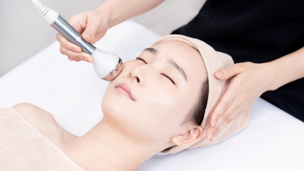 MUQU武蔵小杉店（エステティシャン/セラピストの求人）の写真7枚目：美容クリニックでも導入されている高性能マシンで、効果的なケアを提供。