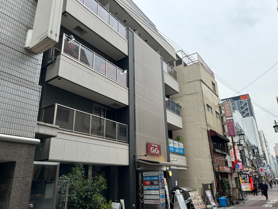 上野シンプル歯科（歯科医師の求人）の写真3枚目：上野駅徒歩3分の好立地