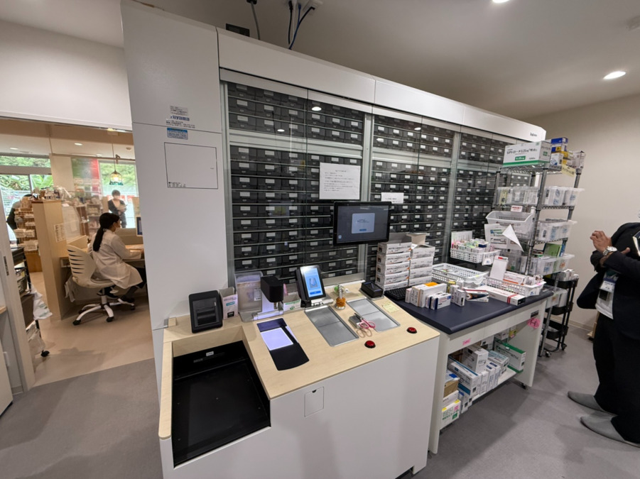 すこやか薬局南風原北インター店の写真2枚目：最新の機器が導入されています