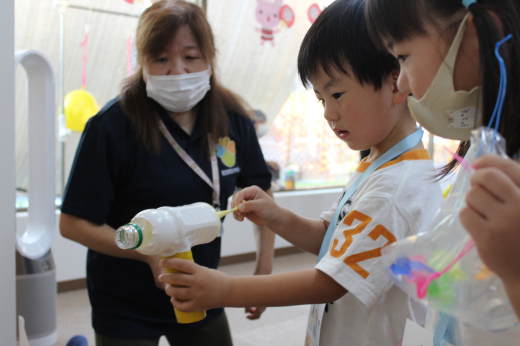 はなにこマロン保育園の写真4枚目：夏祭り　空気砲