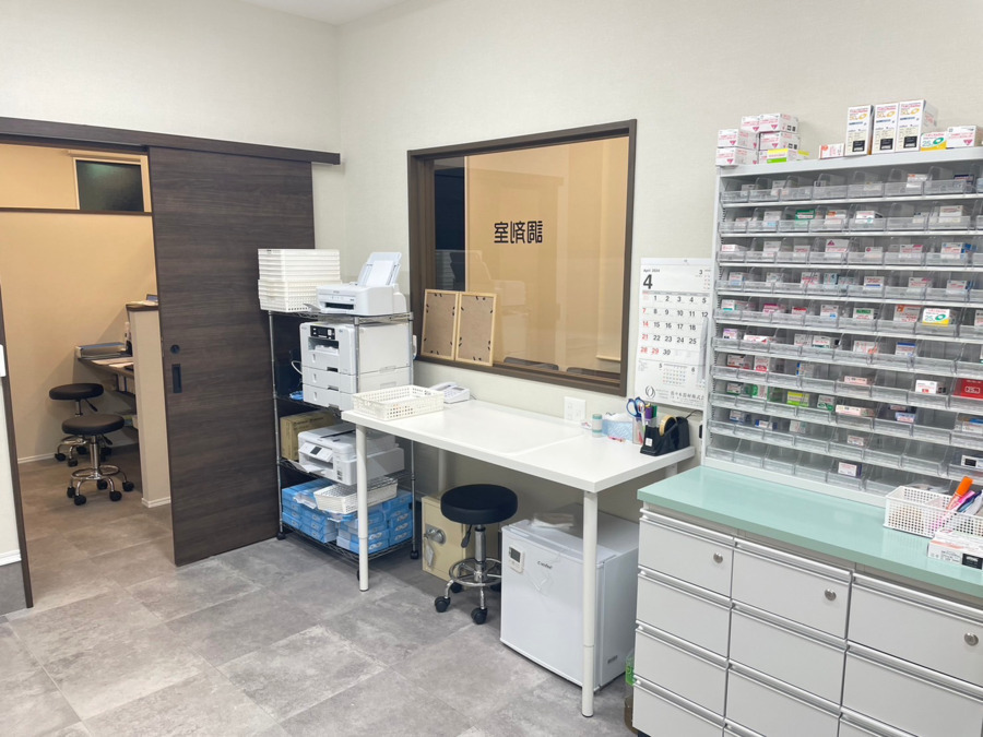 茂原中央薬局の写真3枚目：広い調剤室