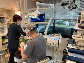 加藤歯科医院（歯科衛生士の求人）の写真19枚目：　　　診療に　真剣勝負！