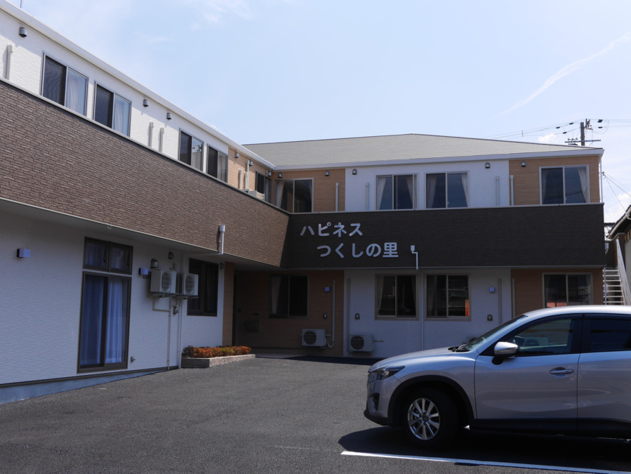 住宅型有料老人ホーム　ハピネスつくしの里（管理職（介護）の求人）の写真3枚目：つくしの里　外観