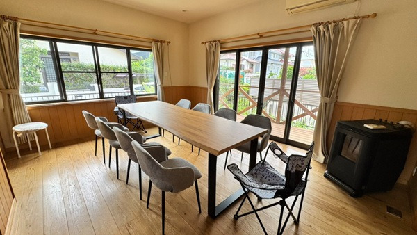 グループホーム　らんたん王子台（生活支援員の求人）の写真2枚目：リビング