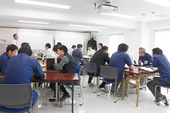 株式会社コアデンタルラボ横浜の写真12枚目：売上拡大による増員のため、スタッフを募集中です
