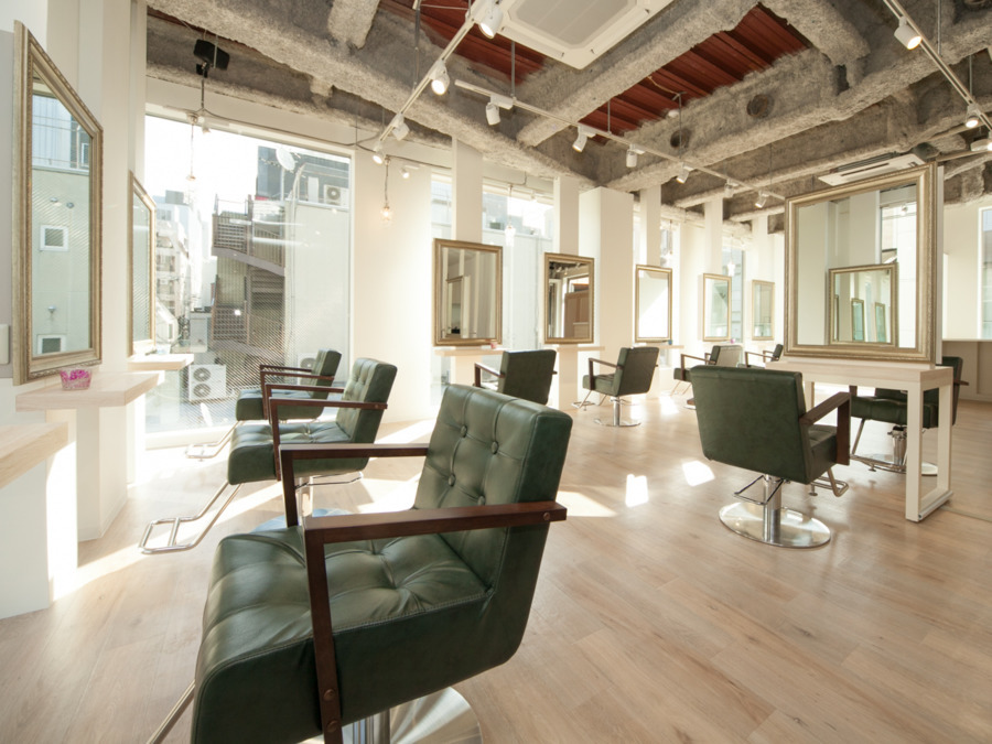 Agu. hair reno福岡天神の写真2枚目：Agu hair reno福岡天神