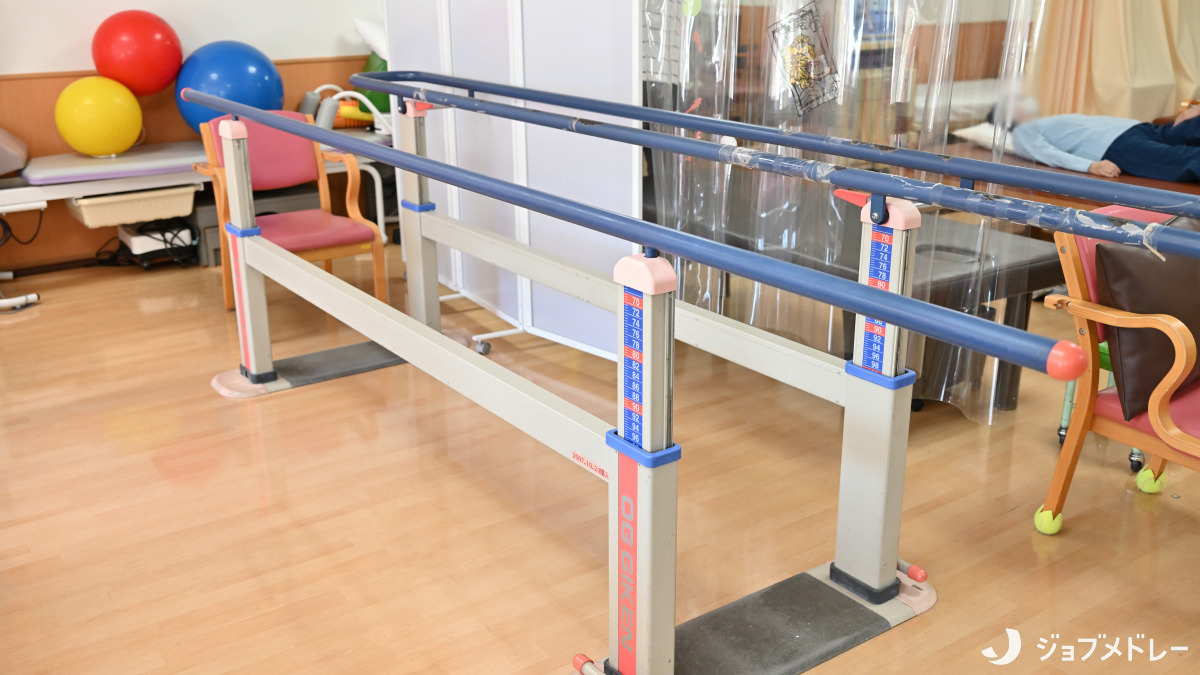 平和病院（医療事務/受付の求人）の写真15枚目：歩行訓練などで使用する平行棒です