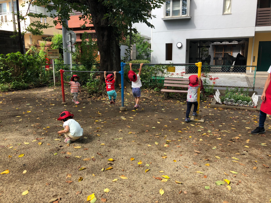 マグハウス西荻第２（保育士の求人）の写真5枚目：毎日公園で元気に身体を動かすぞ～！