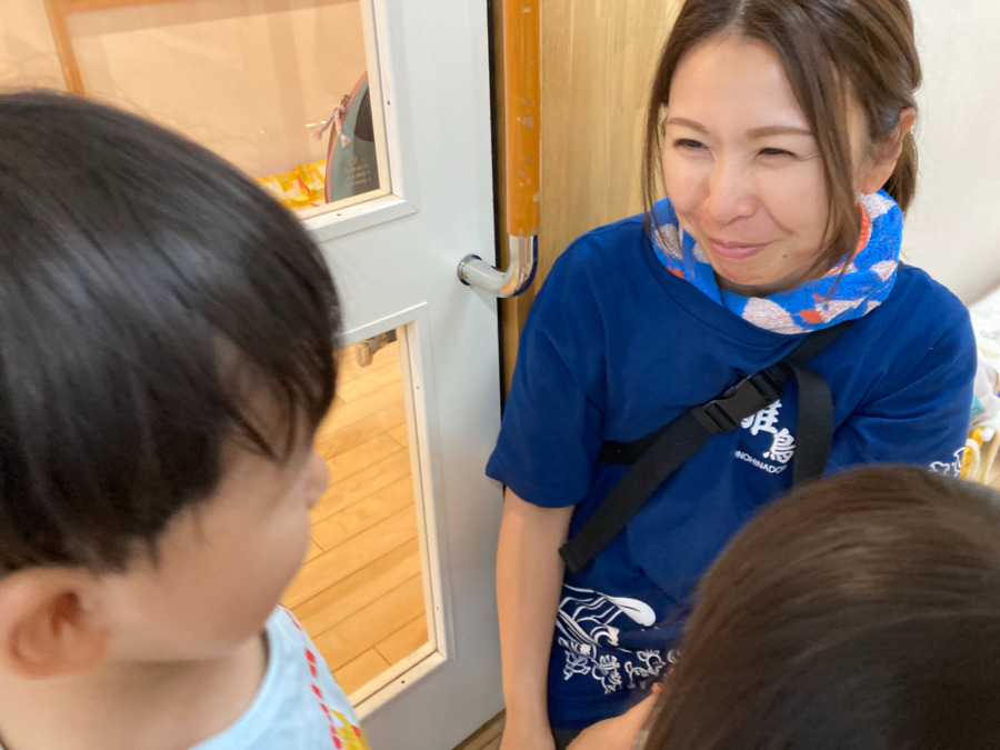 与野ひなどり保育園（看護師/准看護師の求人）の写真9枚目：女性職員ママ率８０％超
・
育休復帰率１００％
・
２０代～６０代が活躍中です！
