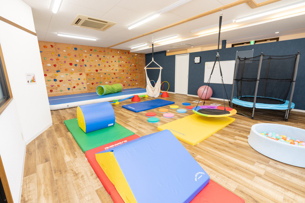 S.I.C.KIDS天白校(児童発達支援管理責任者の求人)の写真7枚目:名東校のトレーニングルームです。天白校も同じ教具を使用します