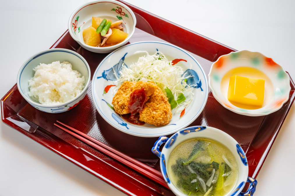 ケアハウス青田風・風知草（作業療法士の求人）の写真15枚目：1食400円で職員給食が食べられます