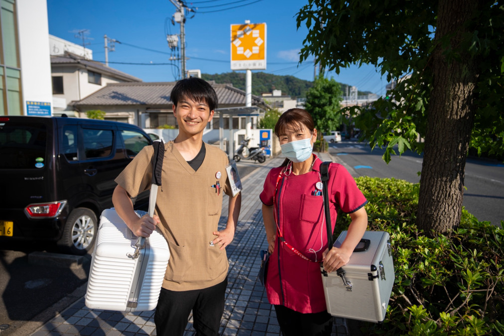 ひまわり歯科(歯科医師の求人)の写真4枚目:歯科医師と衛生士がチームを組んで日々診療にあたっています。チーム力も抜群です。